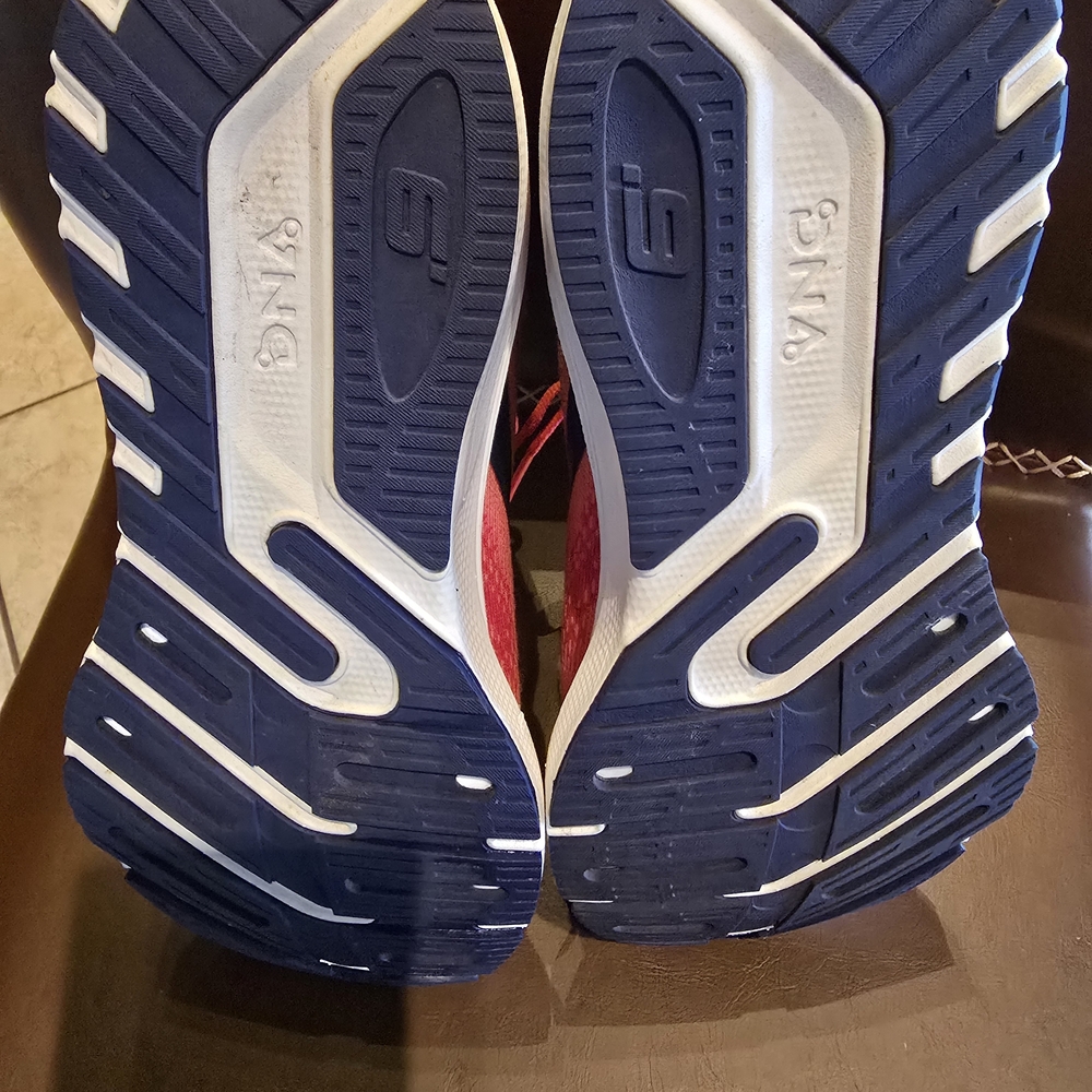 Brooks Women's Pink and Navy Running Shoes - Picture 8 of 8